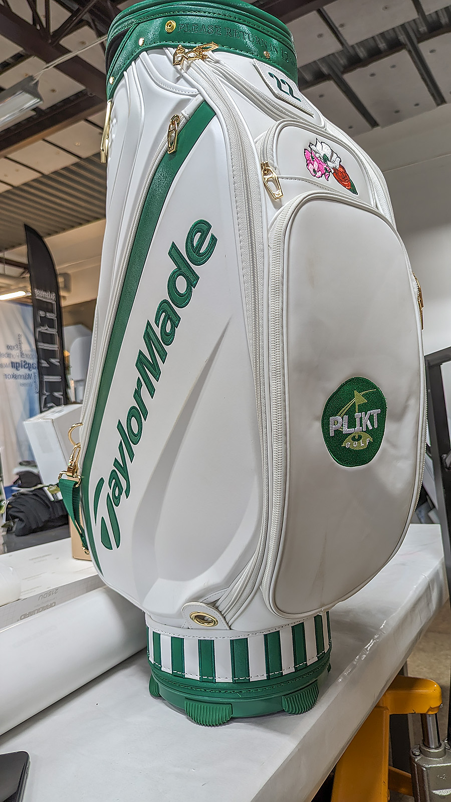 Tourbag från Taylormade åt Pliktgolf - Reklamhuset RINK