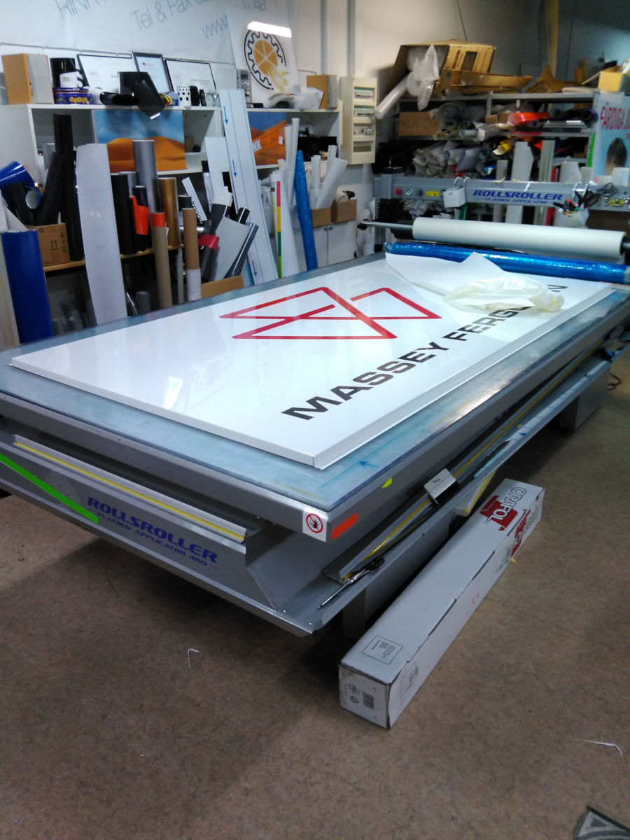 Uppfräschning av befintliga plåtskyltar - Reklamhuset RINK