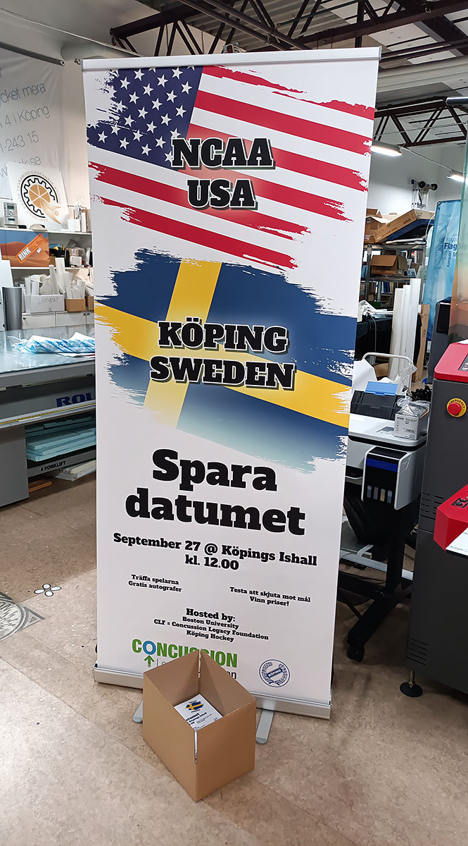 Rollup som marknadsför ett hockeyevent i Köping - Reklamhuset RINK