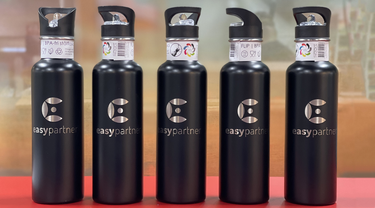 Vattenflaskor i metall med lasergravyr - Reklamhuset RINK